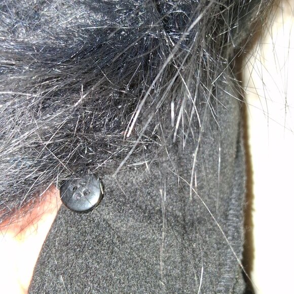 Adrienne Landau Faux Fur Collar Black Poncho/Cape - Size 2x-3x - NWT - Picture 7 of 12